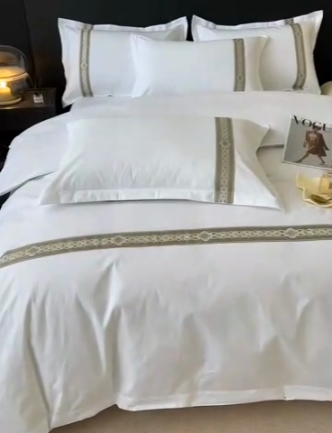 91家纺网 家纺一手货源 找家纺 梦庭帛美 2025新款宾馆刺绣四件套 吉祥-卡其