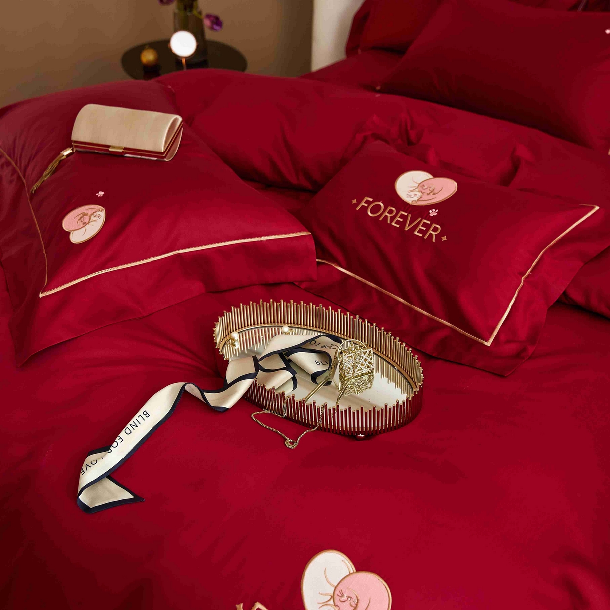 91家纺网 家纺一手货源 找家纺 涞澳家纺 2025新款婚庆款四件套 巴黎之爱