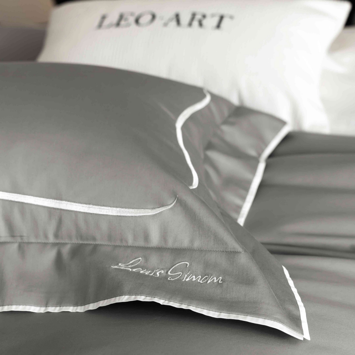 91家纺网 家纺一手货源 找家纺 涞澳家纺 2025新款80S全棉贡缎小蛮腰四件套-浅依 浅依-烟灰