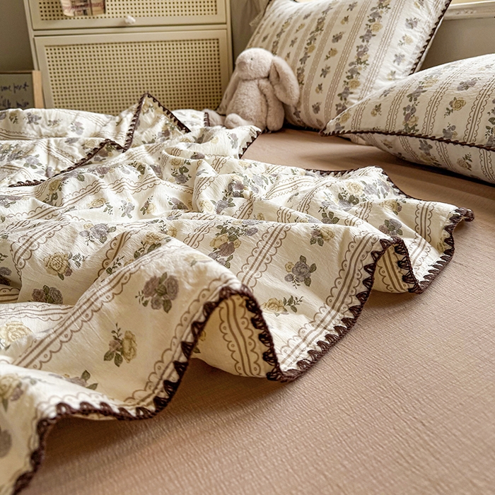 91家纺网 家纺一手货源 找家纺 星巴k家纺 2025新款春夏云感双层纱A类母婴级三角针夏被贝壳边夏凉被贝壳绣【可提供买家秀】 贝壳绣-玫瑰哒