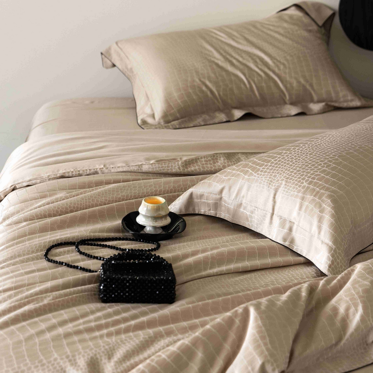 91家纺网 家纺一手货源 找家纺 涞澳家纺 2025新款60支天丝棉提花四件套 波曼-驼