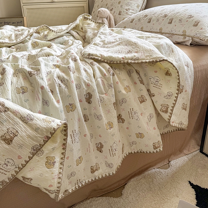 91家纺网 家纺一手货源 找家纺 星巴k家纺 2025新款春夏云感双层纱A类母婴级三角针夏被贝壳边夏凉被贝壳绣【可提供买家秀】 贝壳绣-狗狗日记