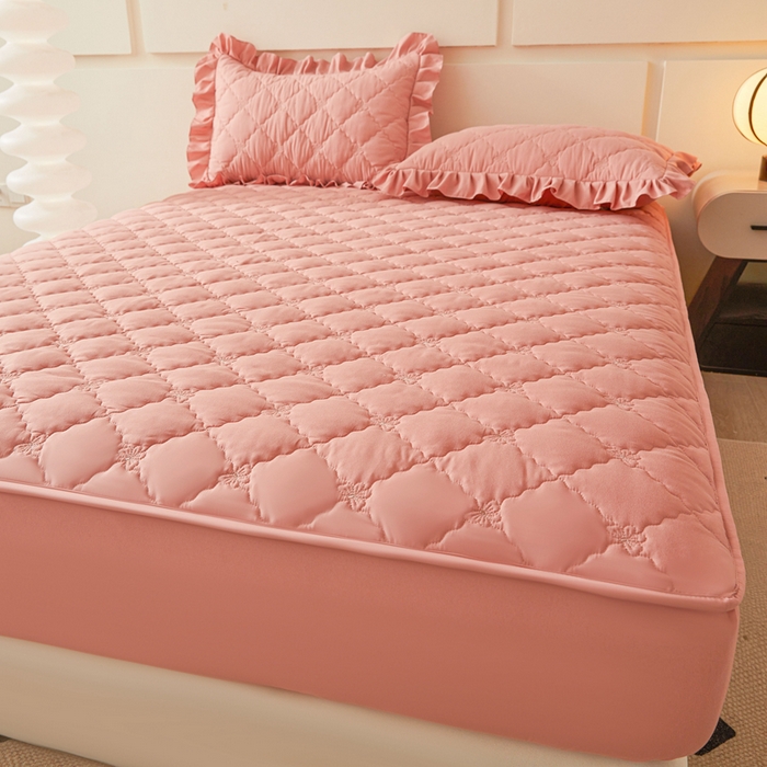 91家纺网 家纺一手货源 找家纺 怡源梦 2025新款蝶恋系列亲肤棉夹棉床笠 豆沙