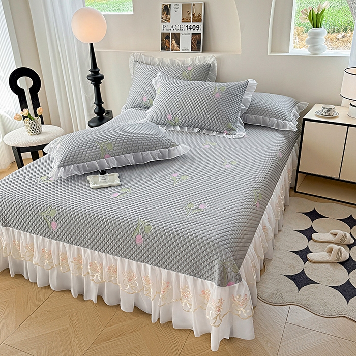 91家纺网 家纺一手货源 找家纺 提花大世界 2025新款A类PE乙纶冰丝凉感三色织550克冰豆豆凉席床裙软凉席 郁金香—PE灰