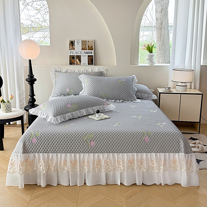 91家纺网 家纺一手货源 找家纺 提花大世界 2025新款A类PE乙纶冰丝凉感三色织550克冰豆豆凉席床裙软凉席 郁金香—PE灰