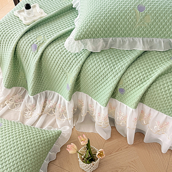 91家纺网 家纺一手货源 找家纺 提花大世界 2025新款A类PE乙纶冰丝凉感三色织550克冰豆豆凉席床裙软凉席 郁金香—PE绿