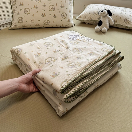 91家纺网 家纺一手货源 找家纺 （总）星巴k家纺 2025新款春夏云感双层纱A类母婴级三角针夏被贝壳边夏凉被贝壳绣【可提供买家秀】