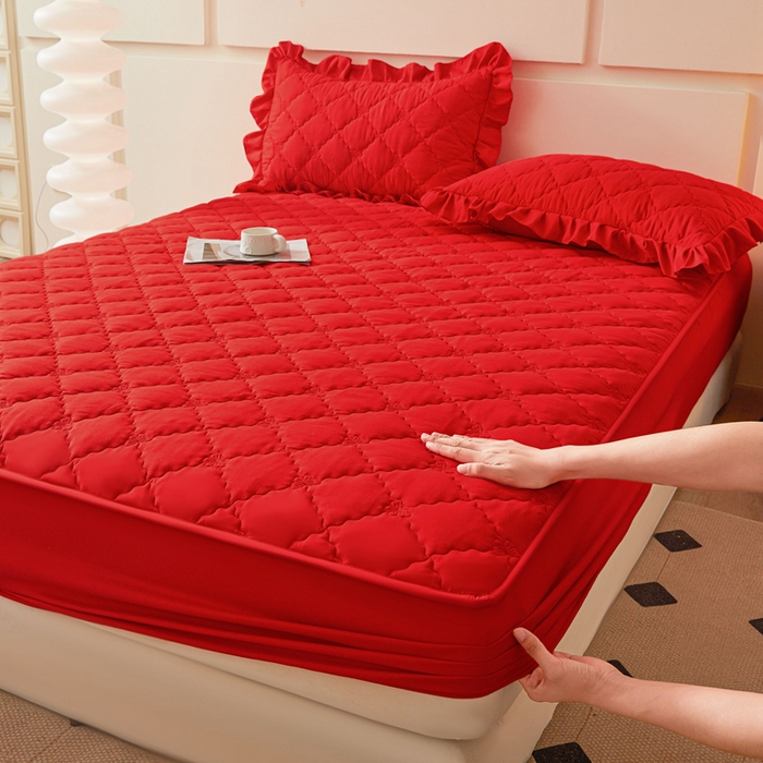 91家纺网 家纺一手货源 找家纺 怡源梦 2025新款蝶恋系列亲肤棉夹棉床笠 大红