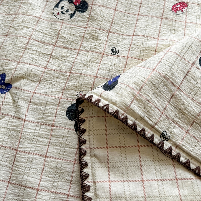 91家纺网 家纺一手货源 找家纺 星巴k家纺 2025新款春夏云感双层纱A类母婴级三角针夏被贝壳边夏凉被贝壳绣【可提供买家秀】 贝壳绣-格子米奇