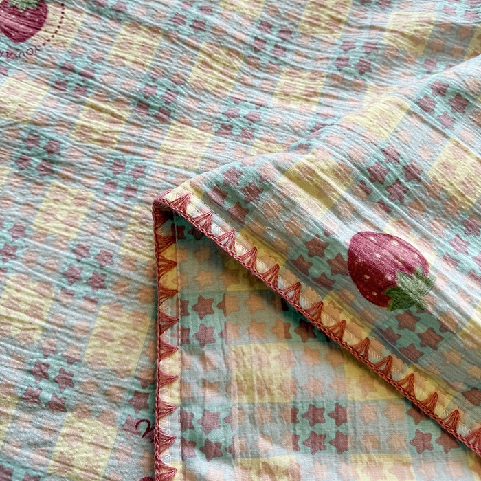 91家纺网 家纺一手货源 找家纺 星巴k家纺 2025新款春夏云感双层纱A类母婴级三角针夏被贝壳边夏凉被贝壳绣【可提供买家秀】 贝壳绣-草莓甜心