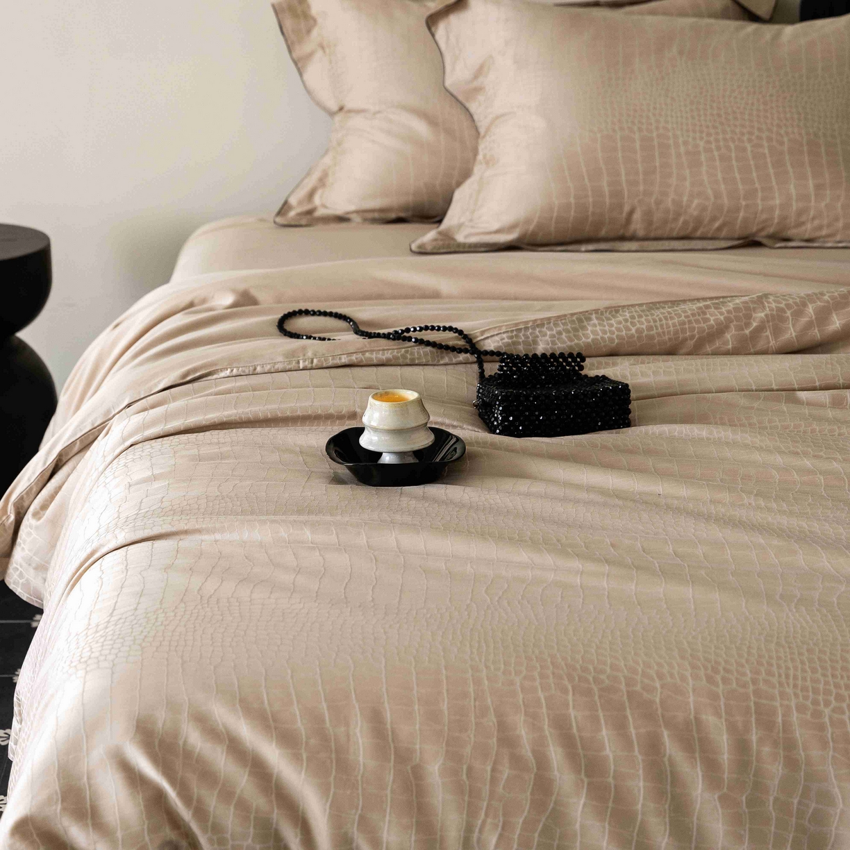 91家纺网 家纺一手货源 找家纺 涞澳家纺 2025新款60支天丝棉提花四件套 波曼-驼