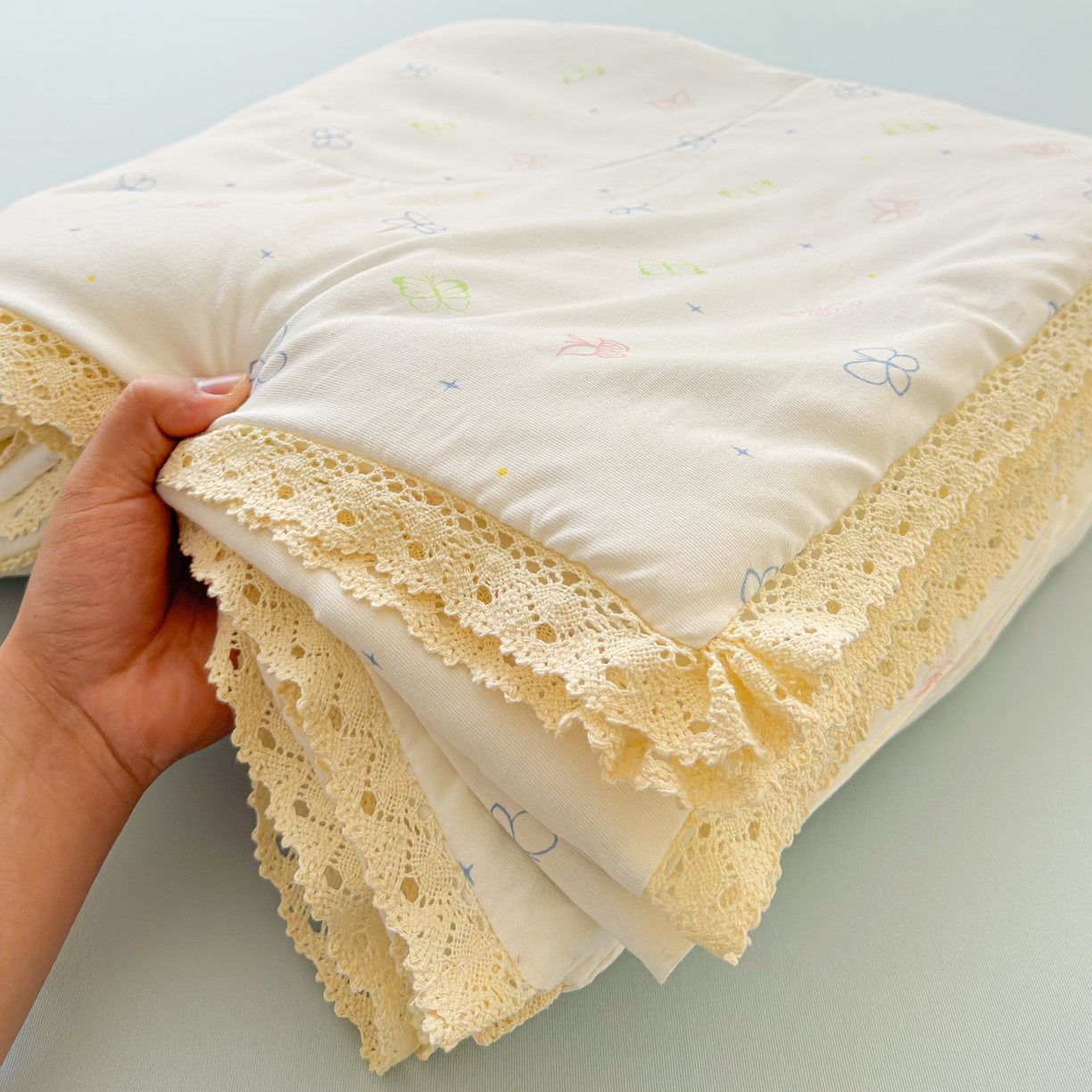 91家纺网 家纺一手货源 找家纺 可思家纺 2025新款针织棉双层纱夏被 缤纷蝴蝶