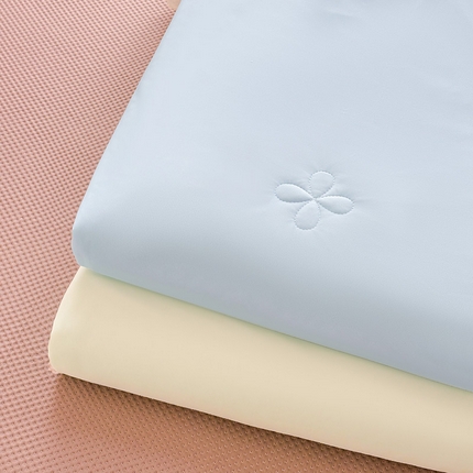 91家纺网 家纺一手货源 找家纺 （总）好儿喜家纺 2025新款春意浓系列凉席床裙冰丝席床罩凉席韩式凉感豆豆凉席床盖