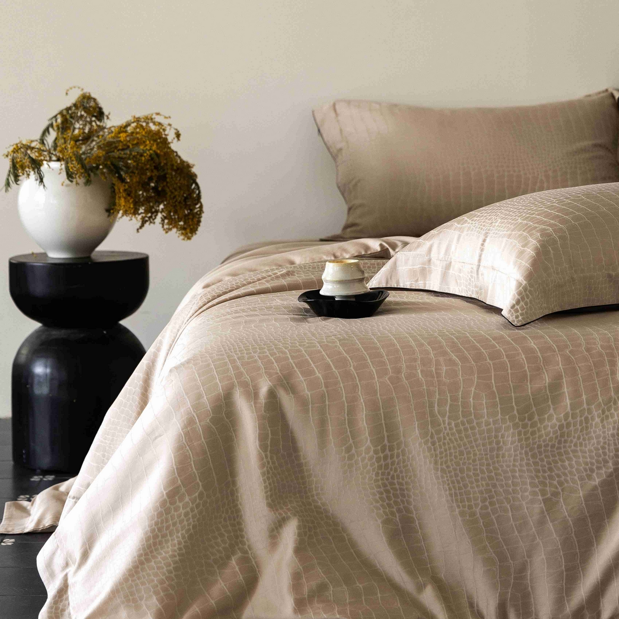 91家纺网 家纺一手货源 找家纺 涞澳家纺 2025新款60支天丝棉提花四件套 波曼-驼