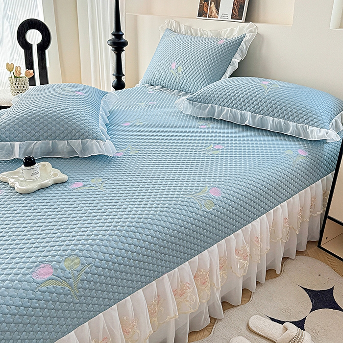 91家纺网 家纺一手货源 找家纺 提花大世界 2025新款A类PE乙纶冰丝凉感三色织550克冰豆豆凉席床裙软凉席 郁金香—PE蓝