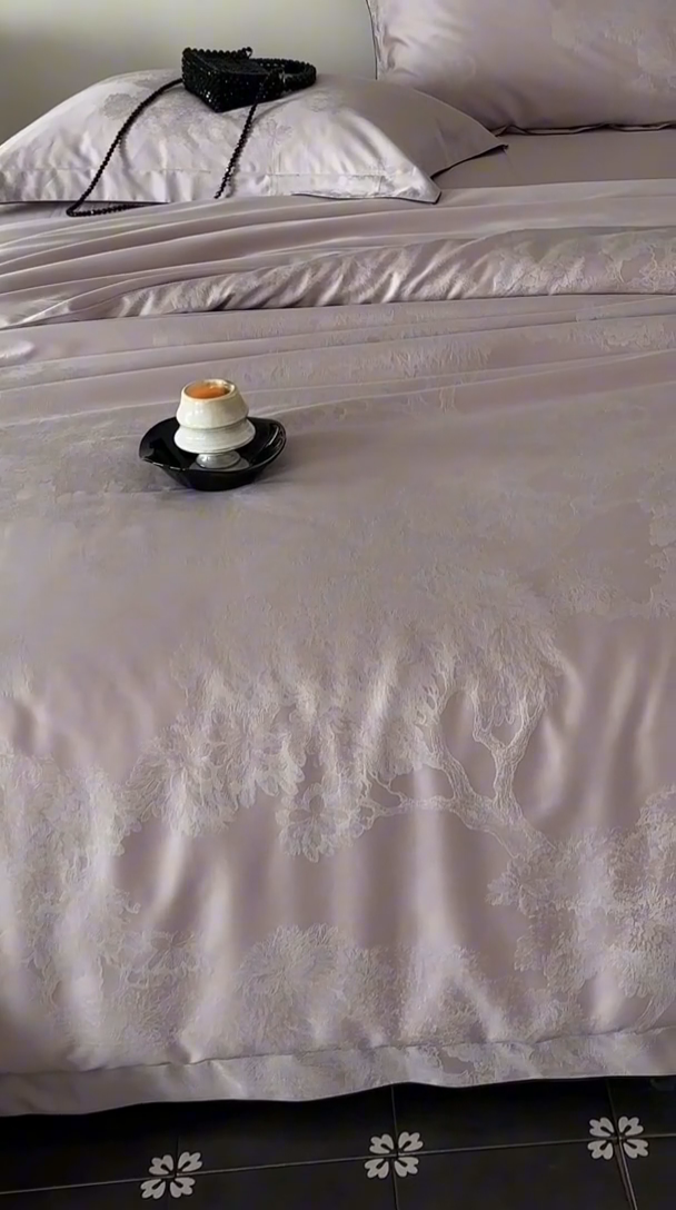 91家纺网 家纺一手货源 找家纺 涞澳家纺 2025新款60支天丝棉提花四件套 花砚-紫灰