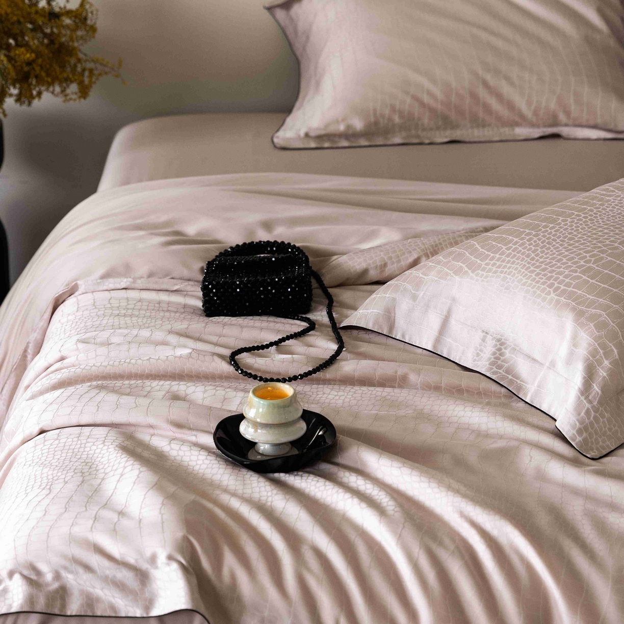 91家纺网 家纺一手货源 找家纺 涞澳家纺 2025新款60支天丝棉提花四件套 波曼-粉