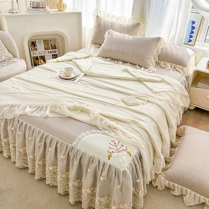 91家纺网 家纺一手货源 找家纺 （总）好儿喜家纺 2025新款春意浓系列床裙凉席四件套