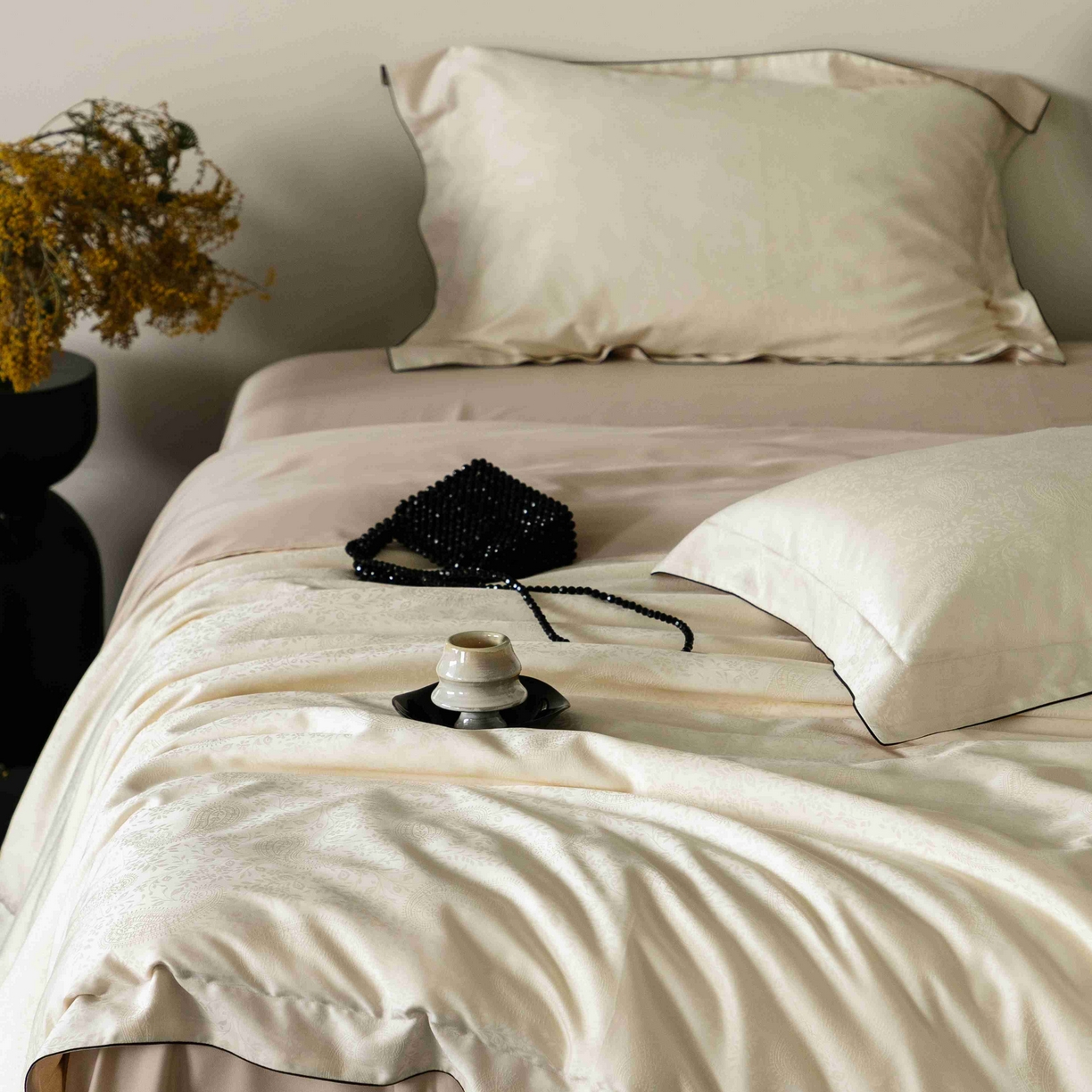 91家纺网 家纺一手货源 找家纺 涞澳家纺 2025新款60支天丝棉提花四件套 海瑟薇-明月白