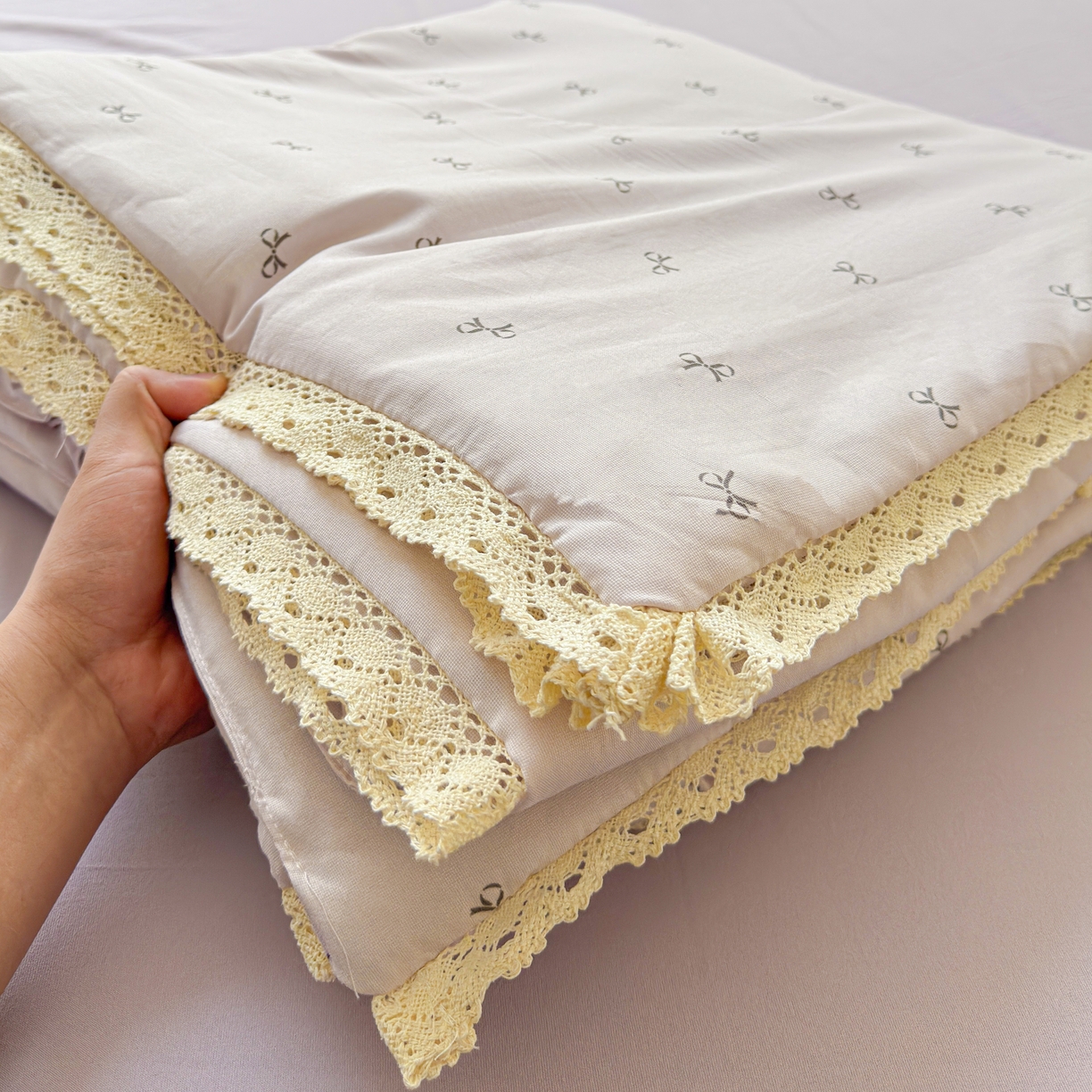 91家纺网 家纺一手货源 找家纺 可思家纺 2025新款针织棉双层纱夏被 蝴蝶结