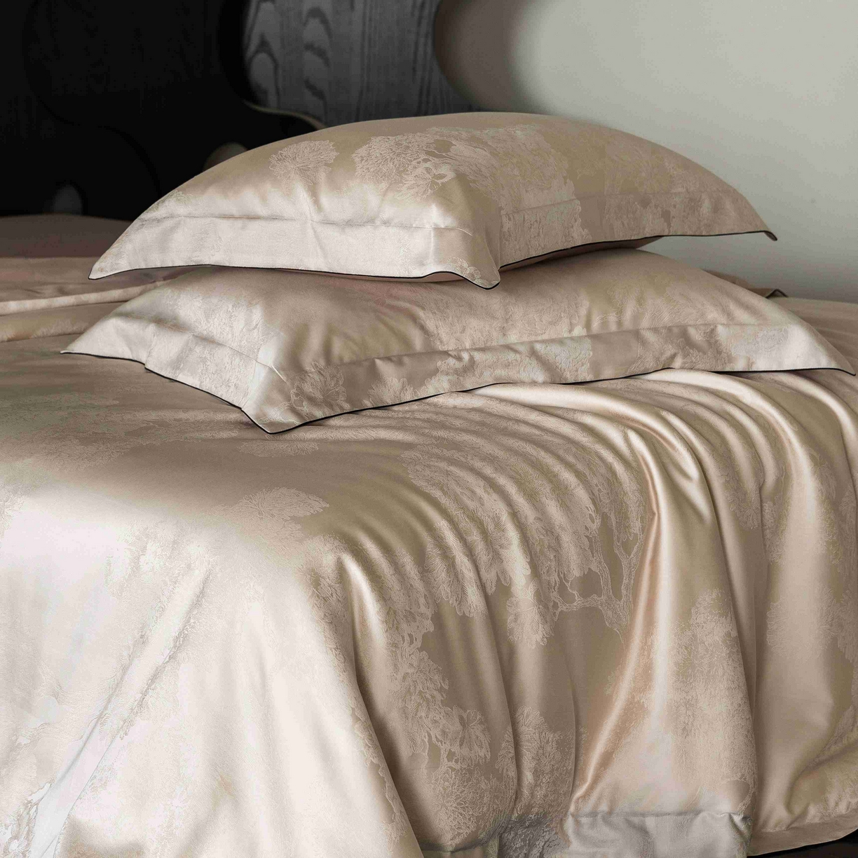 91家纺网 家纺一手货源 找家纺 涞澳家纺 2025新款60支天丝棉提花四件套 花砚-香槟