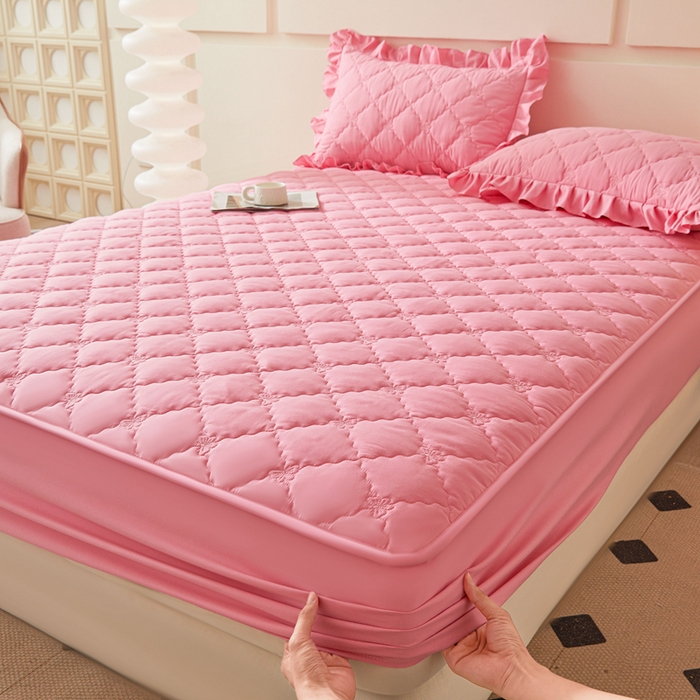 91家纺网 家纺一手货源 找家纺 怡源梦 2025新款蝶恋系列亲肤棉夹棉床笠 粉色