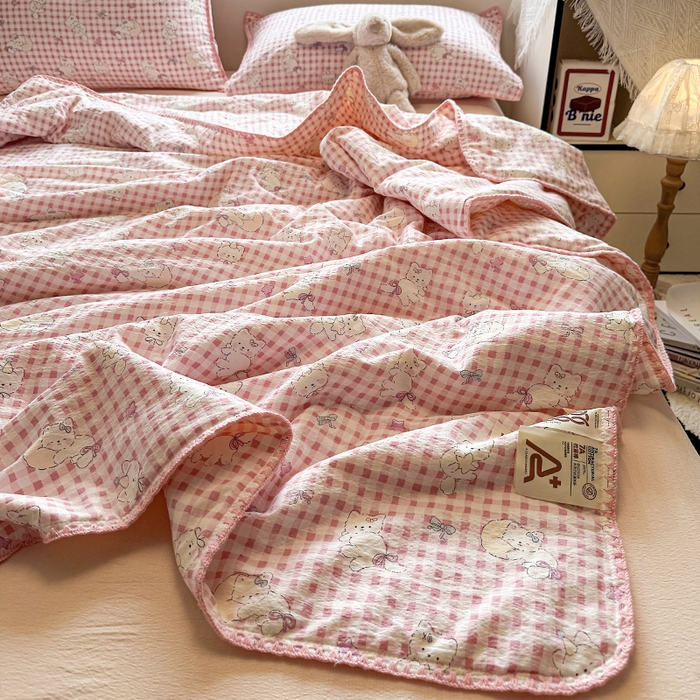 91家纺网 家纺一手货源 找家纺 星巴k家纺 2025新款春夏云感双层纱A类母婴级三角针夏被贝壳边夏凉被贝壳绣【可提供买家秀】 贝壳绣-猫咪晚宴