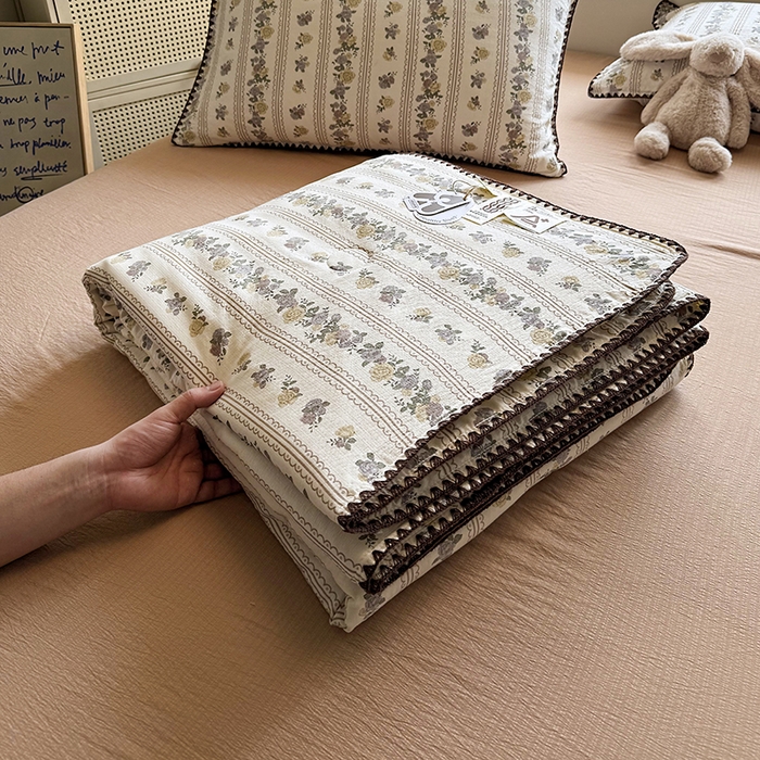 91家纺网 家纺一手货源 找家纺 星巴k家纺 2025新款春夏云感双层纱A类母婴级三角针夏被贝壳边夏凉被贝壳绣【可提供买家秀】 贝壳绣-玫瑰哒