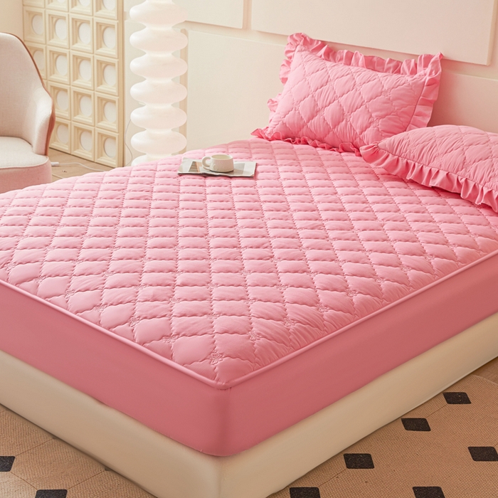 91家纺网 家纺一手货源 找家纺 怡源梦 2025新款蝶恋系列亲肤棉夹棉床笠 粉色