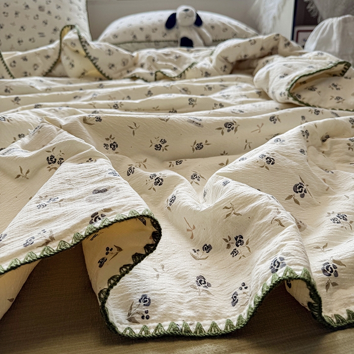 91家纺网 家纺一手货源 找家纺 星巴k家纺 2025新款春夏云感双层纱A类母婴级三角针夏被贝壳边夏凉被贝壳绣【可提供买家秀】 贝壳绣-风铃小熊