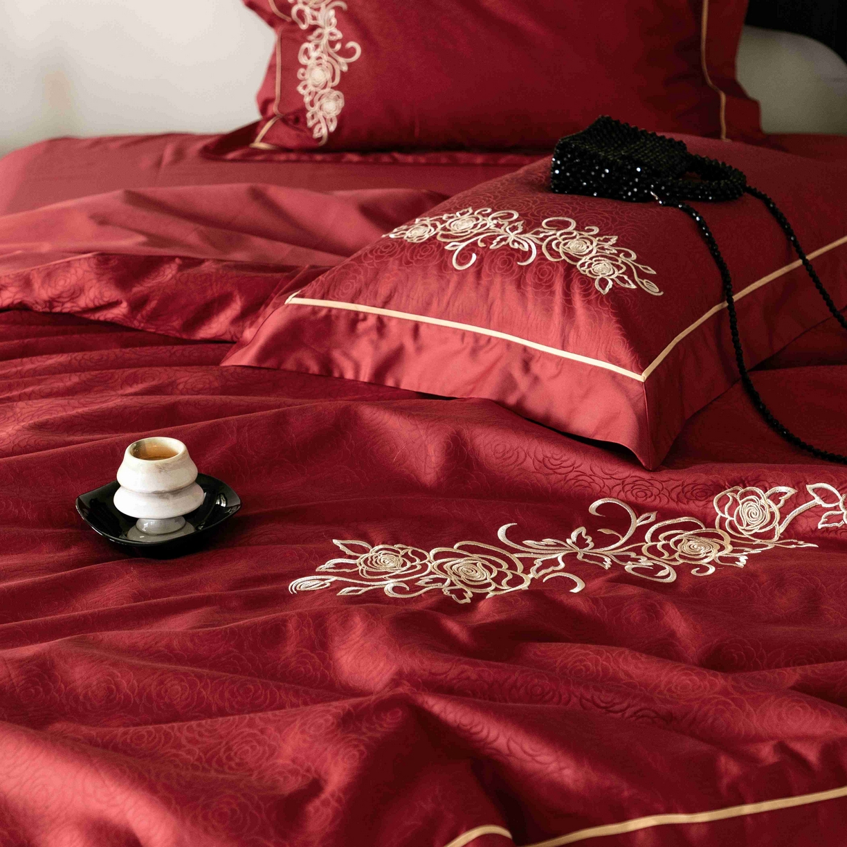 91家纺网 家纺一手货源 找家纺 涞澳家纺 2025新款婚庆款四件套 永恒爱恋