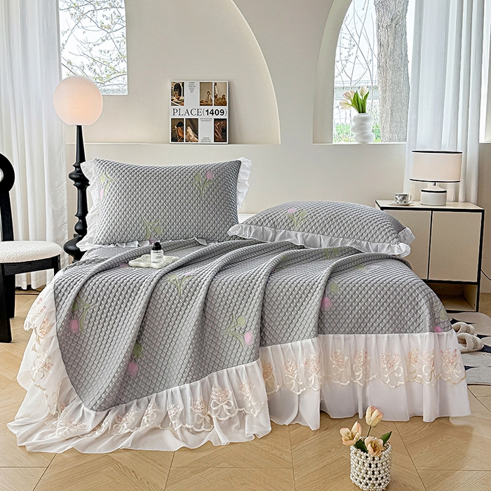 91家纺网 家纺一手货源 找家纺 提花大世界 2025新款A类PE乙纶冰丝凉感三色织550克冰豆豆凉席床裙软凉席 郁金香—PE灰