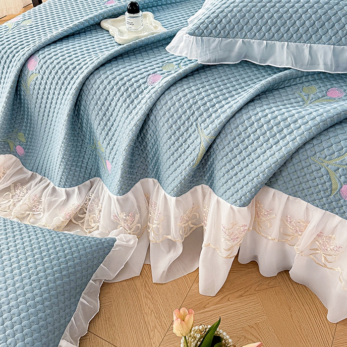 91家纺网 家纺一手货源 找家纺 提花大世界 2025新款A类PE乙纶冰丝凉感三色织550克冰豆豆凉席床裙软凉席 郁金香—PE蓝