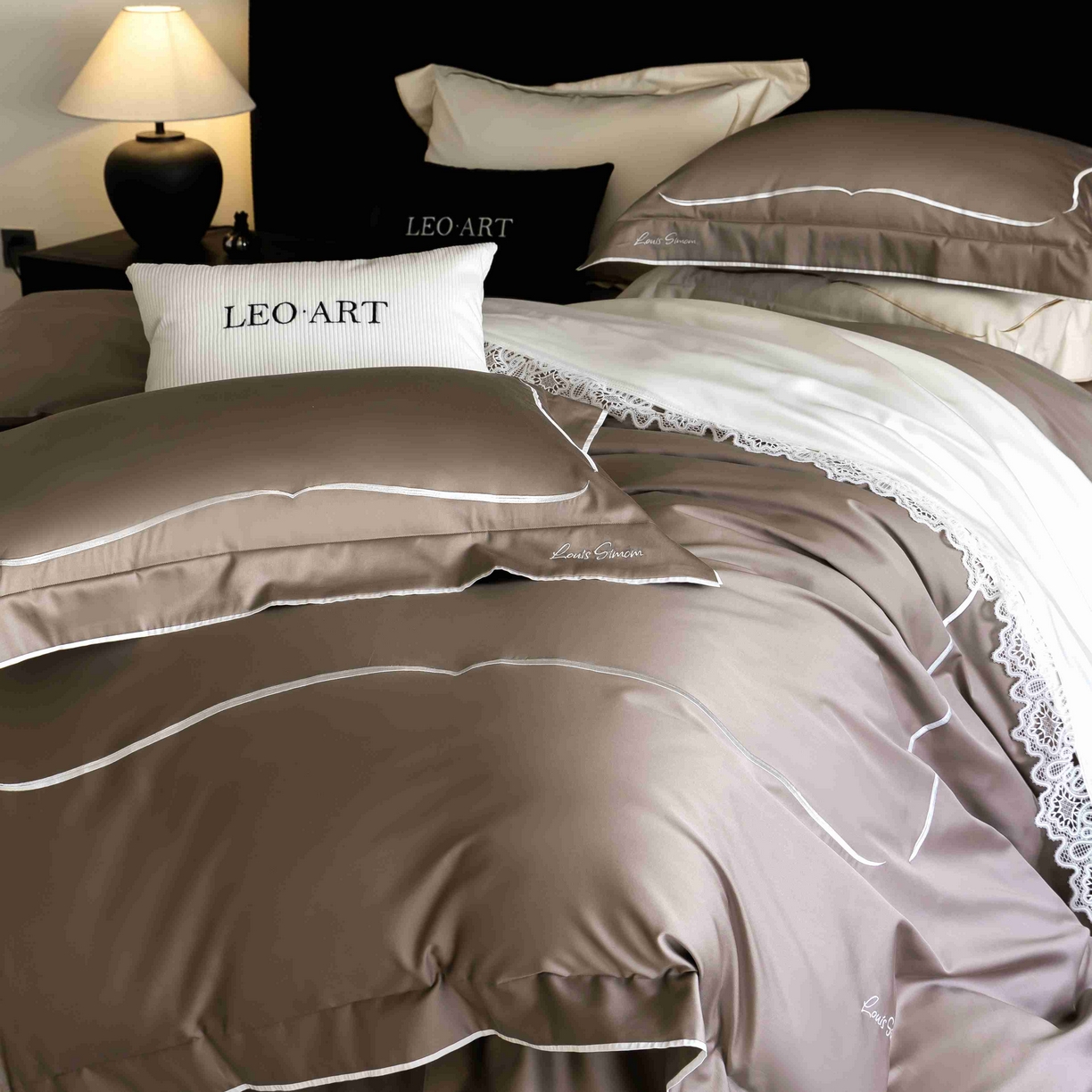 91家纺网 家纺一手货源 找家纺 涞澳家纺 2025新款80S全棉贡缎小蛮腰四件套-浅依 浅依-摩卡色