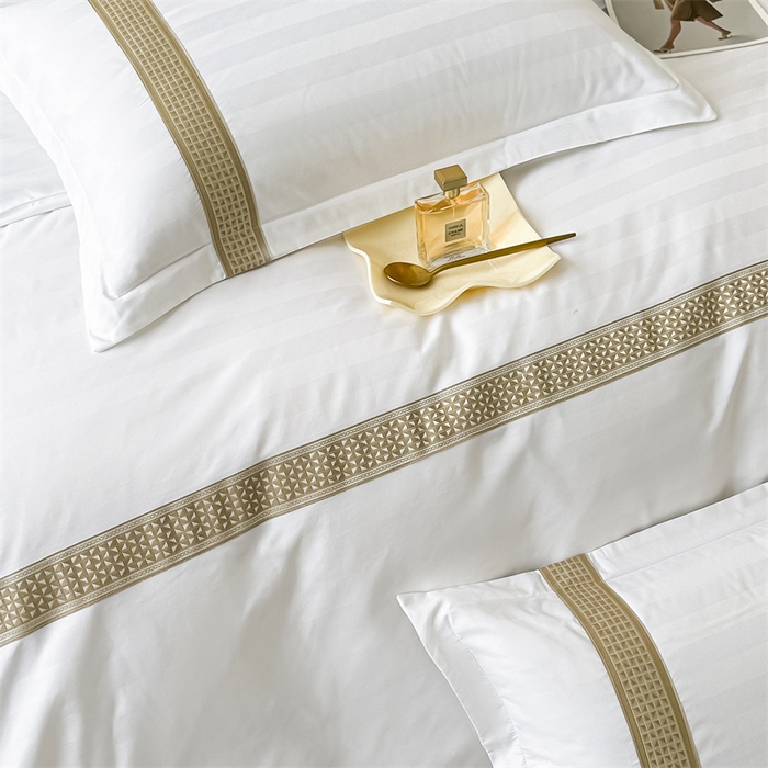 91家纺网 家纺一手货源 找家纺 （总）梦庭帛美 2025新款酒店布草段条刺绣飞边款四件套