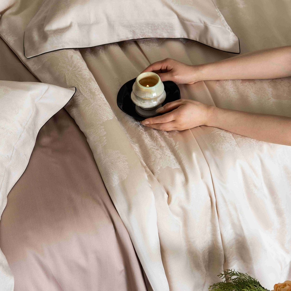 91家纺网 家纺一手货源 找家纺 涞澳家纺 2025新款60支天丝棉提花四件套 花砚-香槟