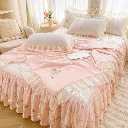 91家纺网 家纺一手货源 找家纺 （总）好儿喜家纺 2025新款恬静系列凉席床裙冰丝席床罩凉席韩式凉感豆豆凉席床盖