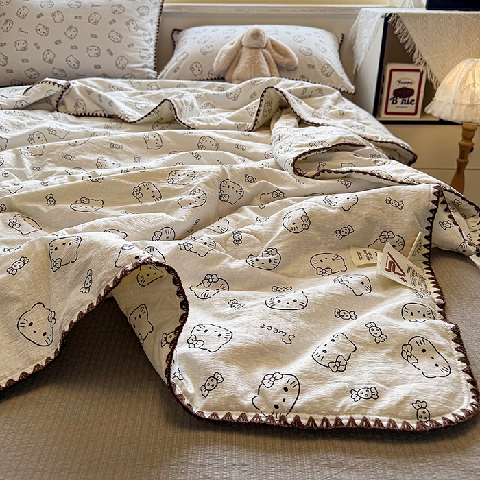 91家纺网 家纺一手货源 找家纺 星巴k家纺 2025新款春夏云感双层纱A类母婴级三角针夏被贝壳边夏凉被贝壳绣【可提供买家秀】 贝壳绣-猫咪恋人