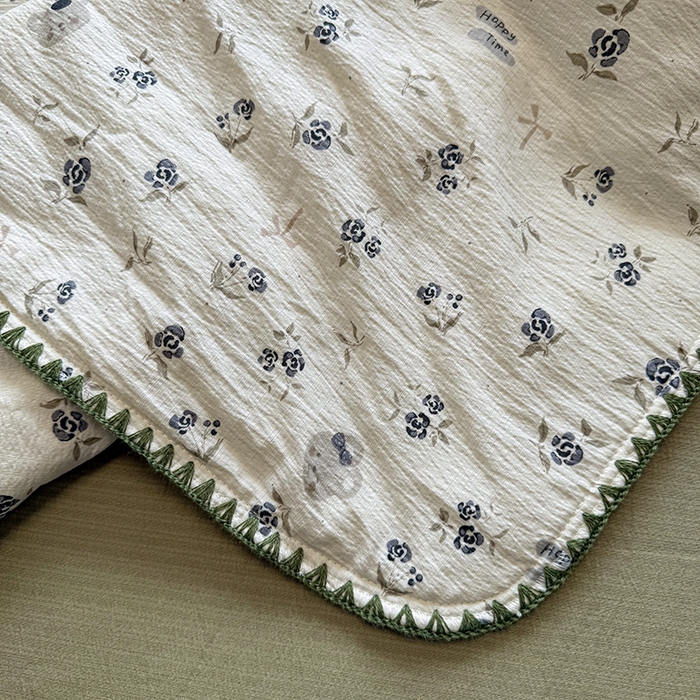 91家纺网 家纺一手货源 找家纺 星巴k家纺 2025新款春夏云感双层纱A类母婴级三角针夏被贝壳边夏凉被贝壳绣【可提供买家秀】 贝壳绣-风铃小熊