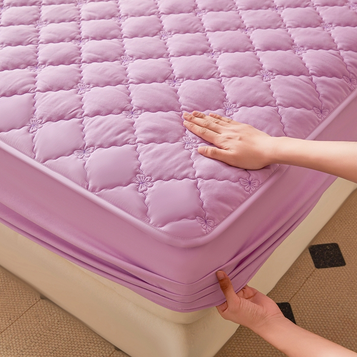 91家纺网 家纺一手货源 找家纺 怡源梦 2025新款蝶恋系列亲肤棉夹棉床笠 紫色