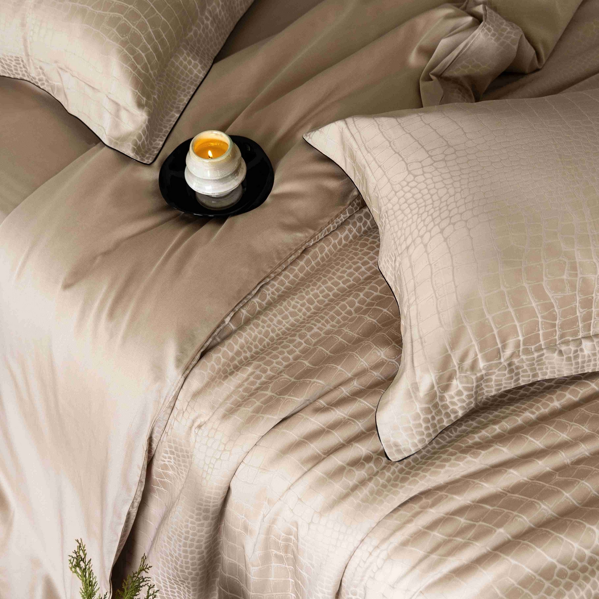 91家纺网 家纺一手货源 找家纺 涞澳家纺 2025新款60支天丝棉提花四件套 波曼-驼