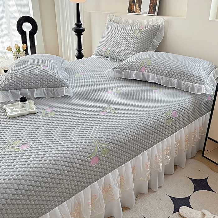 91家纺网 家纺一手货源 找家纺 提花大世界 2025新款A类PE乙纶冰丝凉感三色织550克冰豆豆凉席床裙软凉席 郁金香—PE灰