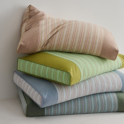 91家纺网 家纺一手货源 找家纺 乐可 2025新款3D条纹方枕 组合图