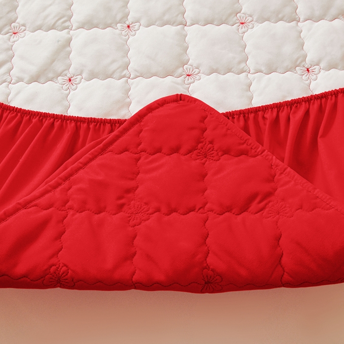 91家纺网 家纺一手货源 找家纺 怡源梦 2025新款蝶恋系列亲肤棉夹棉床笠 大红