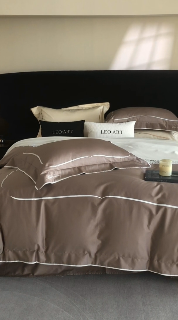 91家纺网 家纺一手货源 找家纺 涞澳家纺 2025新款80S全棉贡缎小蛮腰四件套-浅依 浅依-摩卡色