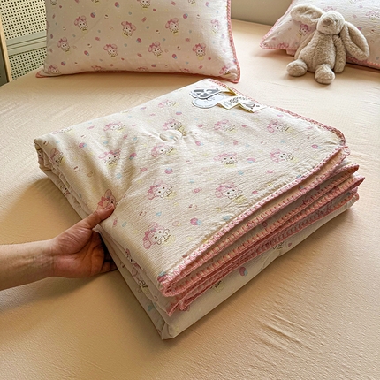 91家纺网 家纺一手货源 找家纺 （总）星巴k家纺 2025新款春夏云感双层纱A类母婴级三角针夏被贝壳边夏凉被贝壳绣【可提供买家秀】