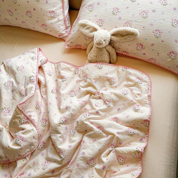 91家纺网 家纺一手货源 找家纺 星巴k家纺 2025新款春夏云感双层纱A类母婴级三角针夏被贝壳边夏凉被贝壳绣【可提供买家秀】 贝壳绣-小妹冰淇淋