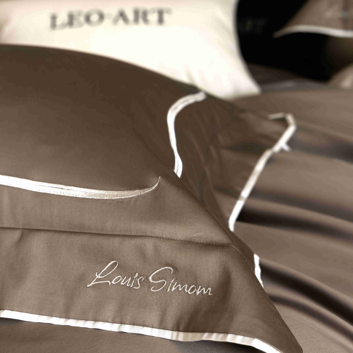 91家纺网 家纺一手货源 找家纺 涞澳家纺 2025新款80S全棉贡缎小蛮腰四件套-浅依 浅依-摩卡色