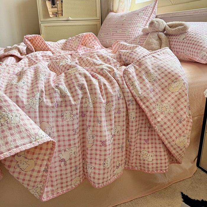 91家纺网 家纺一手货源 找家纺 晚爱家纺（原晚安家居）  2025新款A类母婴级云感双层纱三角针夏被贝壳边夏凉被春夏贝壳绣【可提供买家秀】 猫咪晚宴