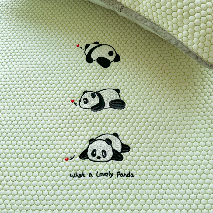 91家纺网 家纺一手货源 找家纺 千朵 2025新款冰豆豆绣花凉席 熊猫